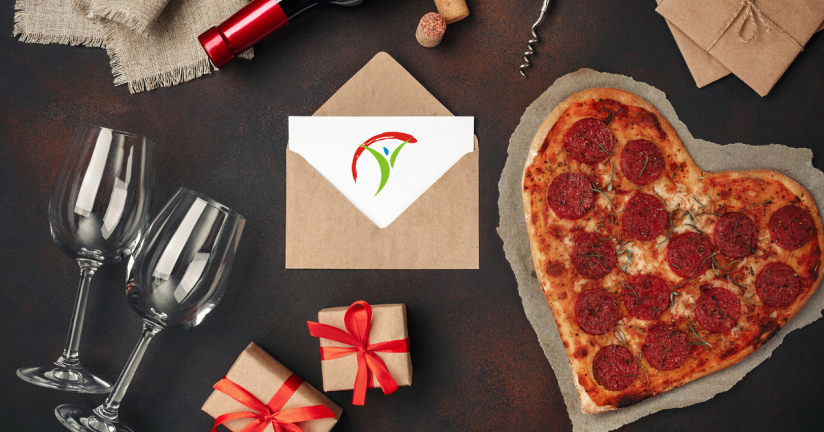 heart pizza and card